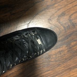 Yagas size 43 7/10 condition